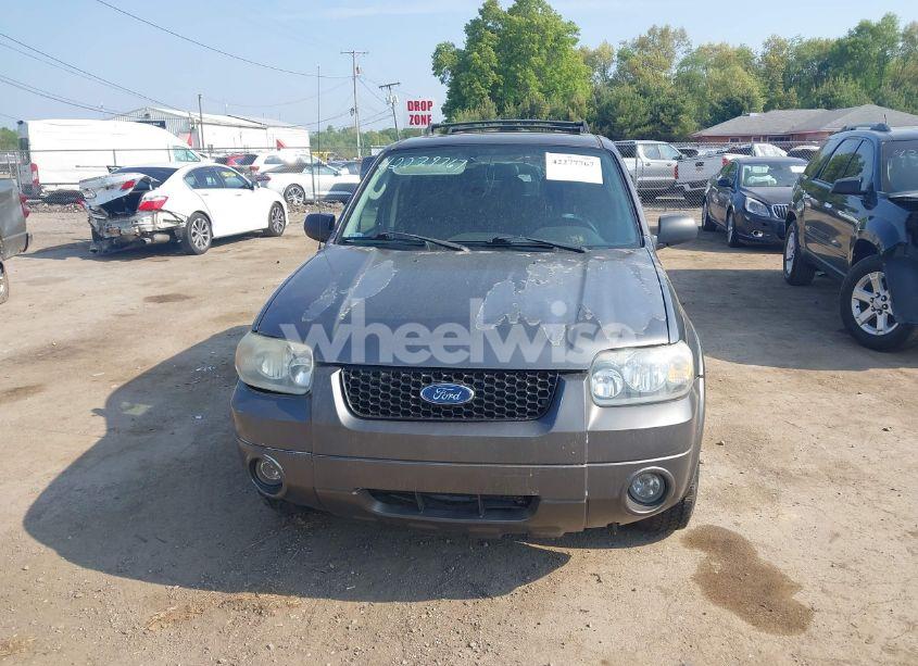 Photo 12 of 2005 Ford Escape LIMITED (VIN 1FMYU94155KA92695)