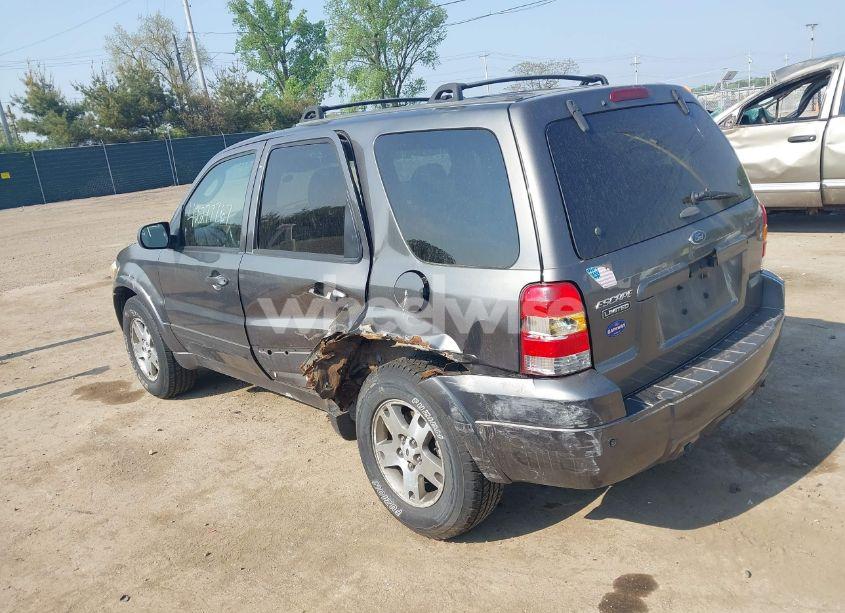 Photo 3 of 2005 Ford Escape LIMITED (VIN 1FMYU94155KA92695)