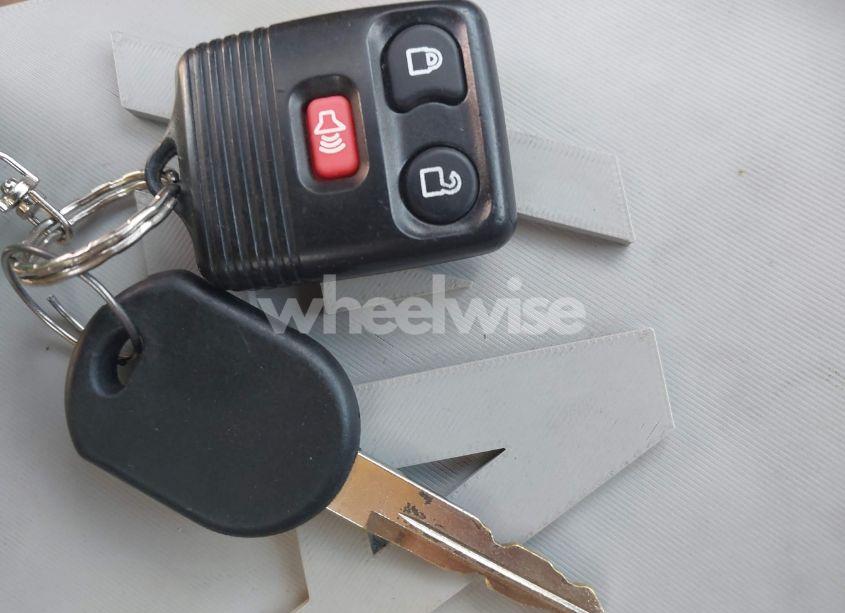 Photo 11 of 2005 Ford Escape LIMITED (VIN 1FMYU94175KA06769)