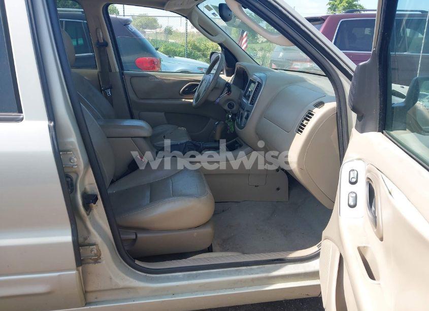 Photo 5 of 2005 Ford Escape LIMITED (VIN 1FMYU94175KA06769)