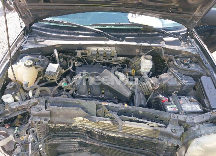 Photo 10 of 2005 Ford Escape LIMITED (VIN 1FMYU94175KB42352)