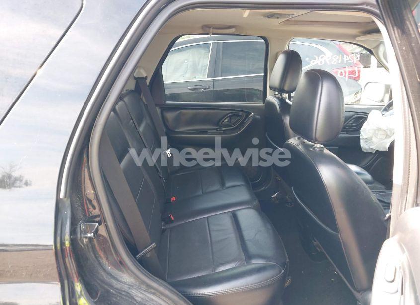 Photo 8 of 2005 Ford Escape LIMITED (VIN 1FMYU94175KB42352)