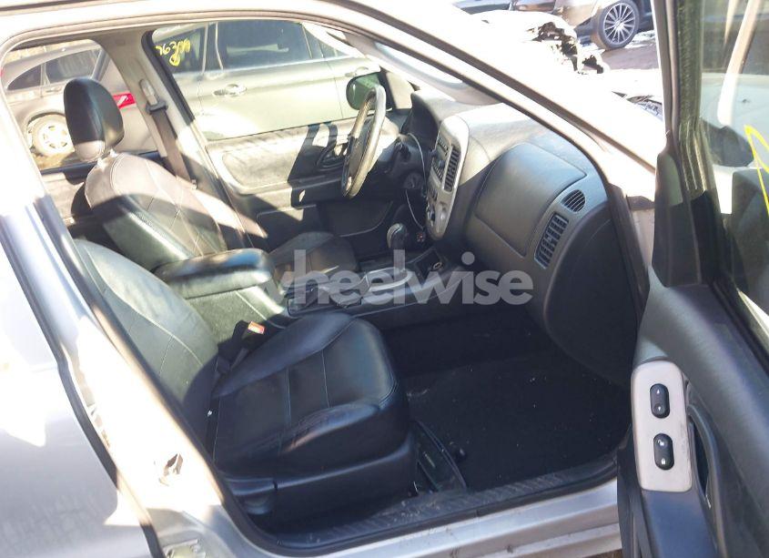 Photo 5 of 2005 Ford Escape LIMITED (VIN 1FMYU94175KE16441)