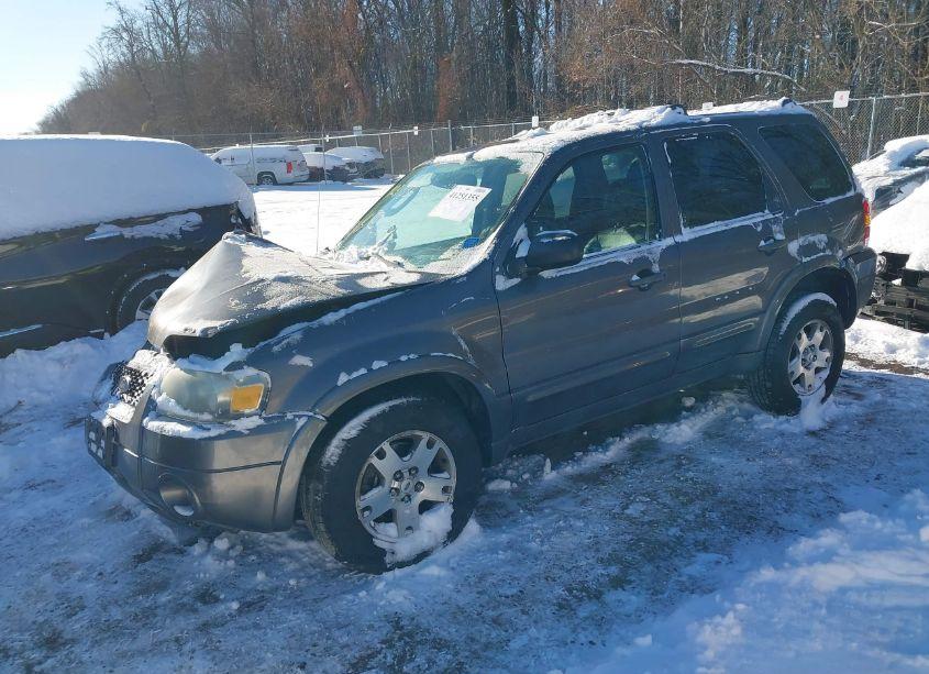Photo 2 of 2005 Ford Escape LIMITED (VIN 1FMYU94185KA45709)