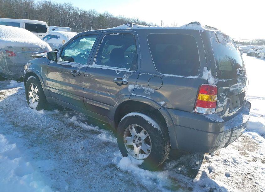 Photo 3 of 2005 Ford Escape LIMITED (VIN 1FMYU94185KA45709)