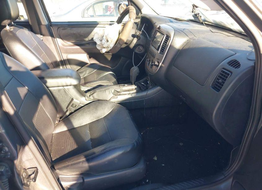 Photo 5 of 2005 Ford Escape LIMITED (VIN 1FMYU94185KA45709)