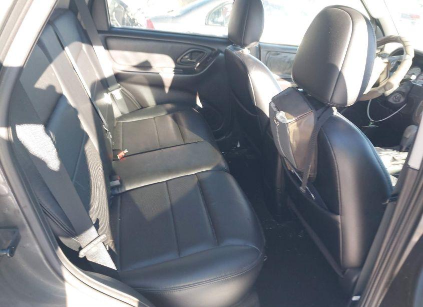 Photo 8 of 2005 Ford Escape LIMITED (VIN 1FMYU94185KA45709)