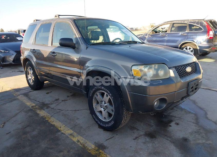 2005 Ford Escape LIMITED (VIN 1FMYU94185KA51025) main photo