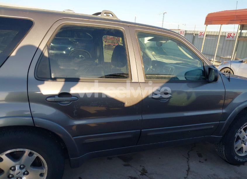 Photo 13 of 2005 Ford Escape LIMITED (VIN 1FMYU94185KA51025)