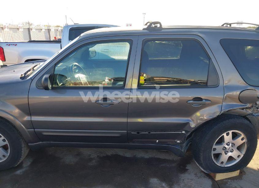 Photo 14 of 2005 Ford Escape LIMITED (VIN 1FMYU94185KA51025)
