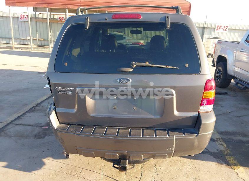 Photo 16 of 2005 Ford Escape LIMITED (VIN 1FMYU94185KA51025)