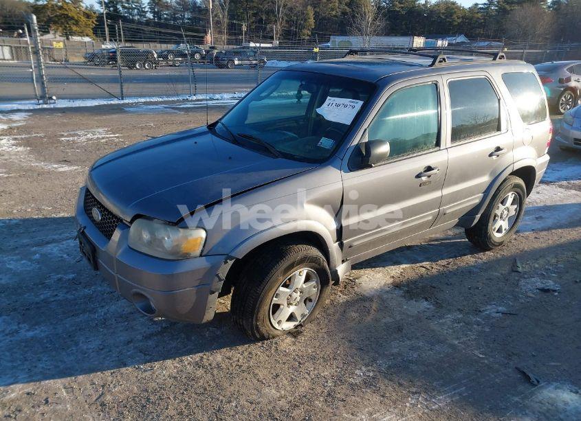 Photo 2 of 2007 Ford Escape LIMITED (VIN 1FMYU94197KA86109)