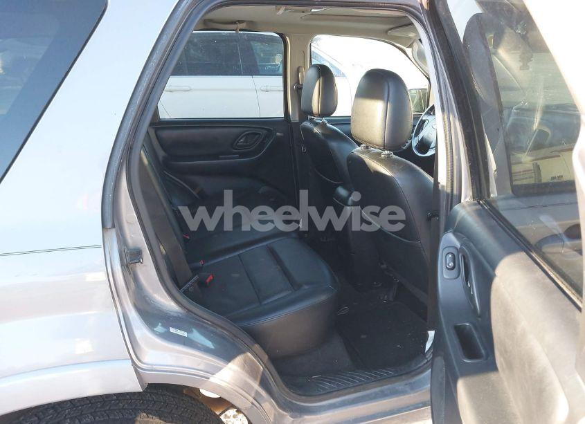 Photo 8 of 2007 Ford Escape LIMITED (VIN 1FMYU94197KA86109)