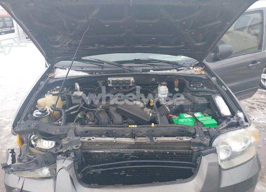 Photo 10 of 2005 Ford Escape LIMITED (VIN 1FMYU941X5KC93248)