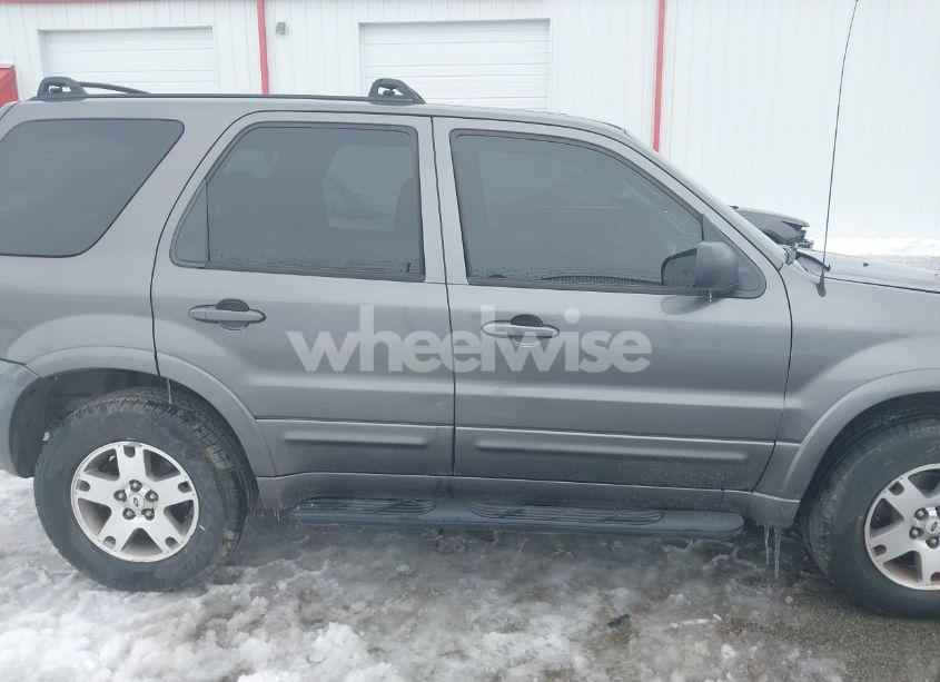 Photo 13 of 2005 Ford Escape LIMITED (VIN 1FMYU941X5KC93248)