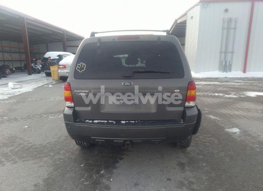 Photo 16 of 2005 Ford Escape LIMITED (VIN 1FMYU941X5KC93248)