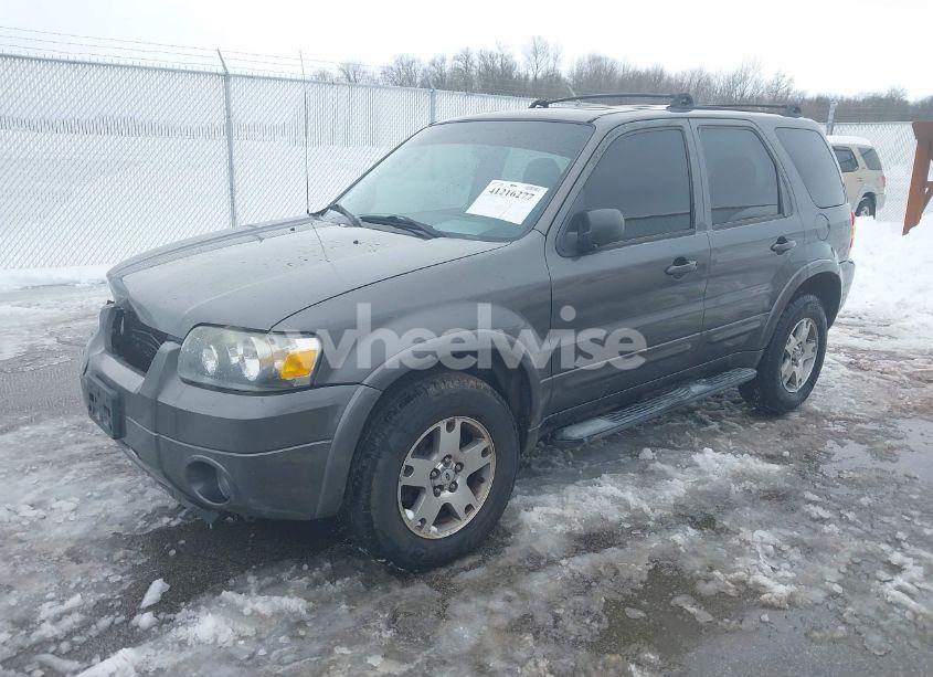 Photo 2 of 2005 Ford Escape LIMITED (VIN 1FMYU941X5KC93248)