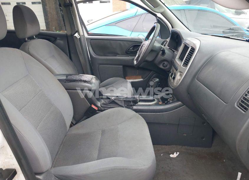 Photo 5 of 2006 Ford Escape HYBRID (VIN 1FMYU95H26KD36882)