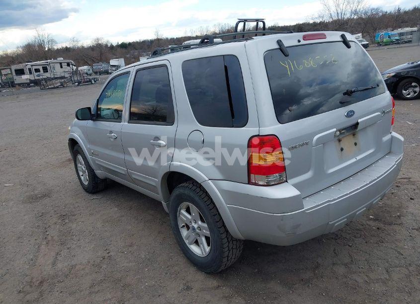 Photo 3 of 2005 Ford Escape HYBRID (VIN 1FMYU95H35KC74231)