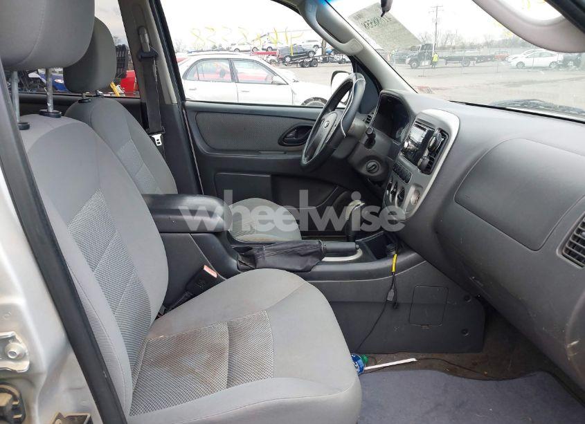 Photo 5 of 2005 Ford Escape HYBRID (VIN 1FMYU95H35KC74231)