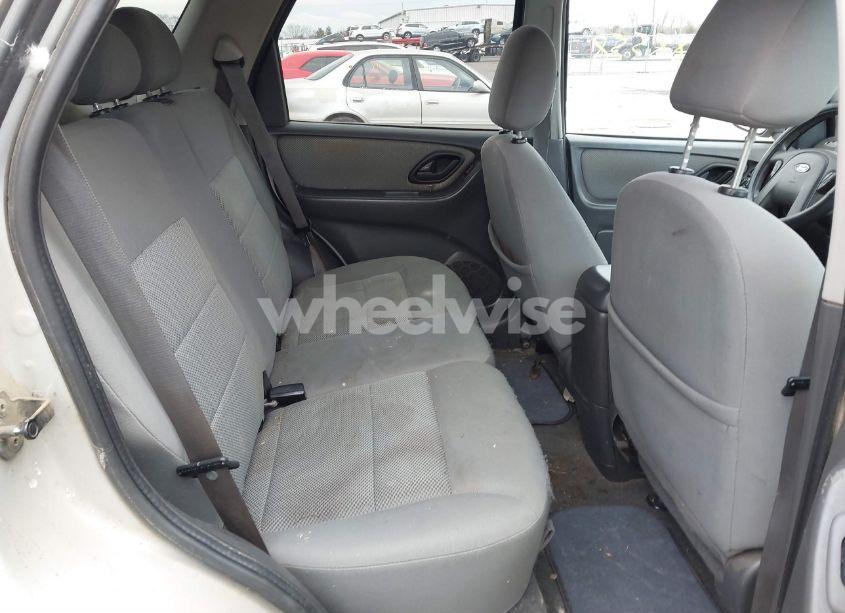 Photo 8 of 2005 Ford Escape HYBRID (VIN 1FMYU95H35KC74231)