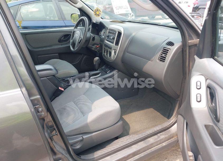 Photo 5 of 2006 Ford Escape HYBRID (VIN 1FMYU95H36KA52807)