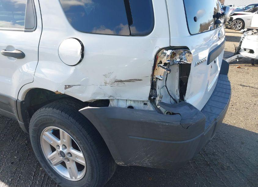 Photo 6 of 2006 Ford Escape HYBRID (VIN 1FMYU95H96KC73568)