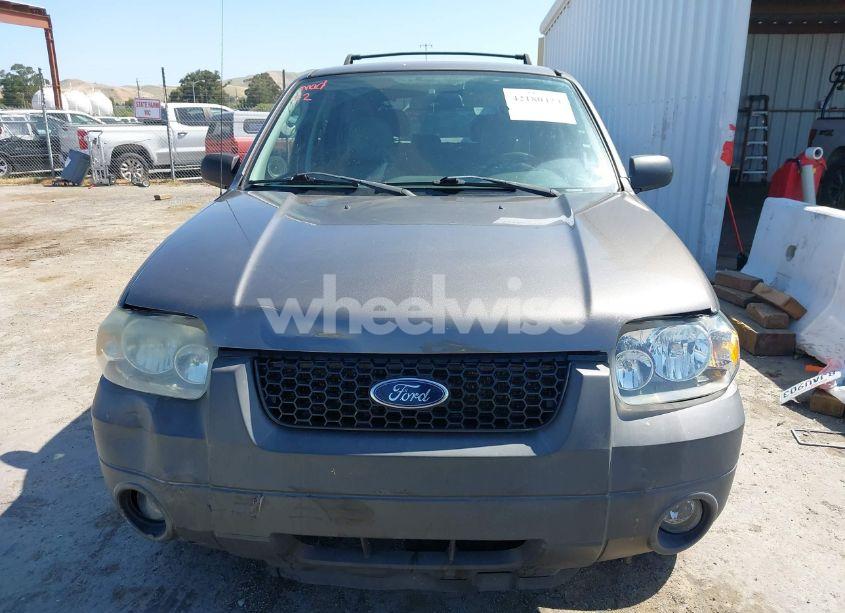 Photo 12 of 2005 Ford Escape HYBRID (VIN 1FMYU96H95KC95213)
