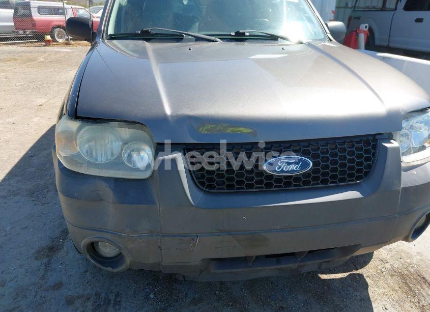 Photo 6 of 2005 Ford Escape HYBRID (VIN 1FMYU96H95KC95213)