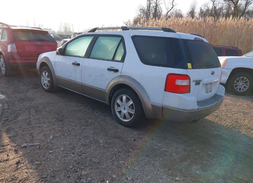 Photo 3 of 2005 Ford Freestyle SE (VIN 1FMZK01165GA02581)