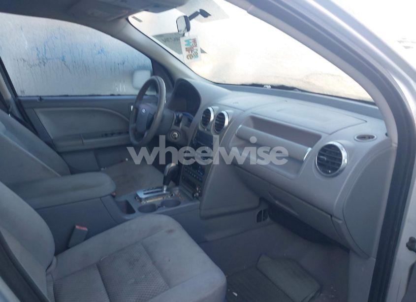 Photo 5 of 2005 Ford Freestyle SE (VIN 1FMZK01165GA52333)