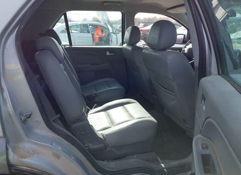 Photo 8 of 2005 Ford Freestyle SEL (VIN 1FMZK02105GA65481)