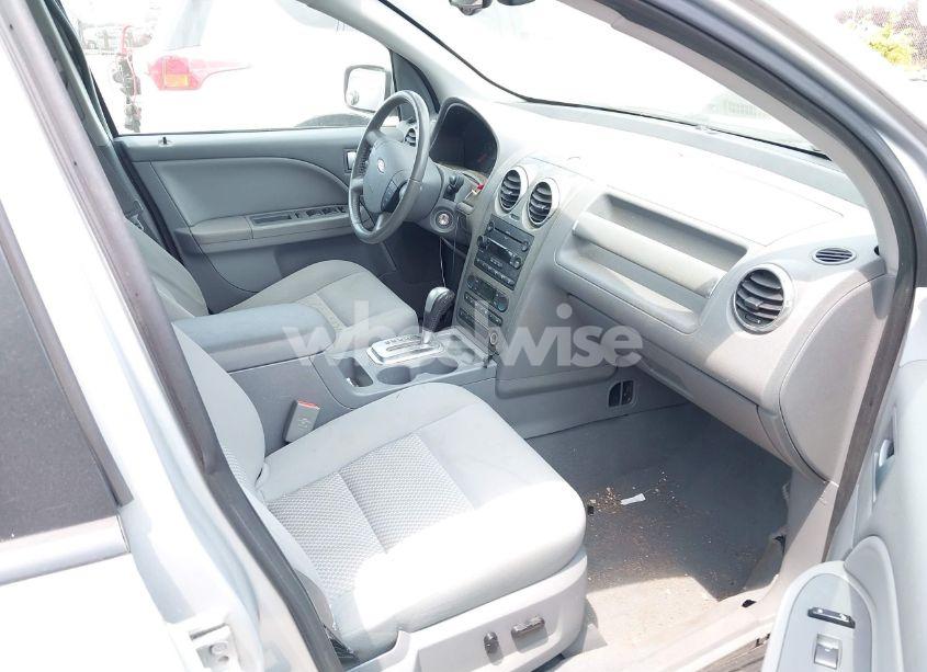 Photo 5 of 2005 Ford Freestyle SEL (VIN 1FMZK02165GA74170)