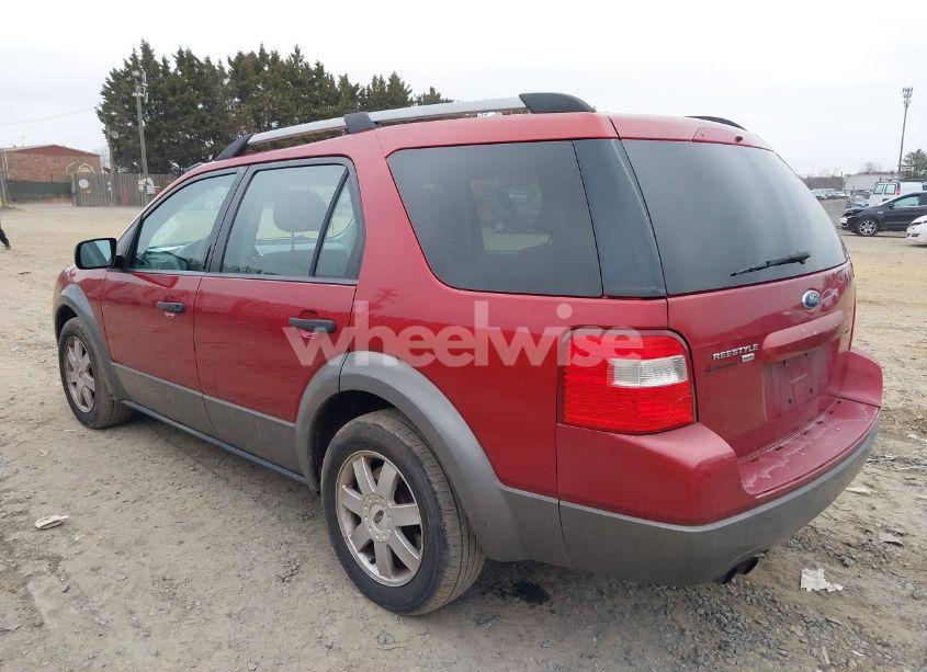 Photo 3 of 2005 Ford Freestyle SE (VIN 1FMZK04155GA08061)