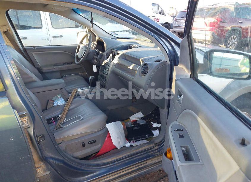 Photo 5 of 2005 Ford Freestyle SEL (VIN 1FMZK05185GA57589)