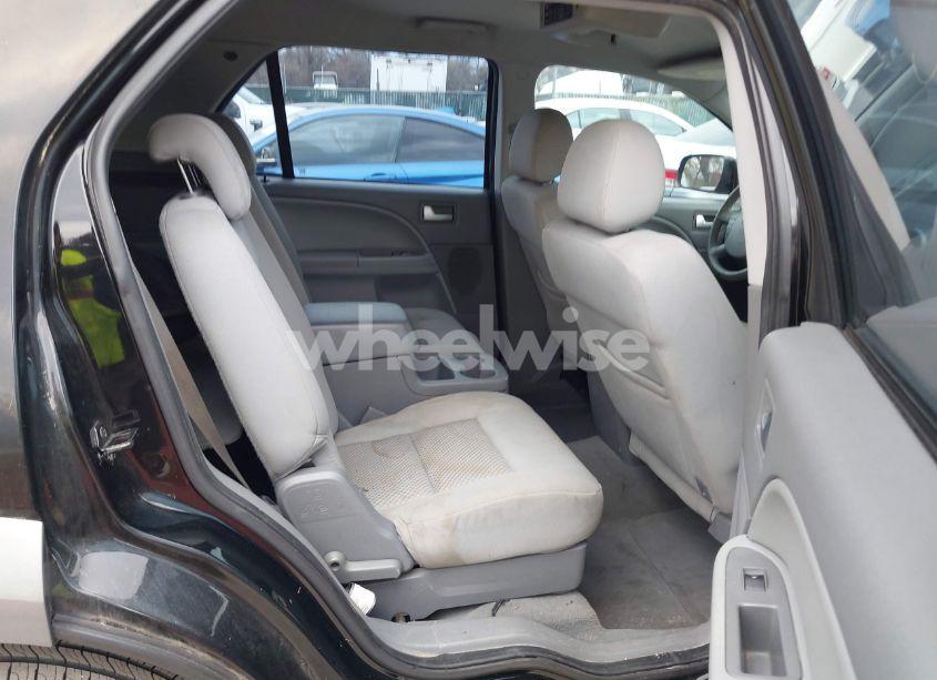 Photo 8 of 2005 Ford Freestyle SEL (VIN 1FMZK051X5GA35853)