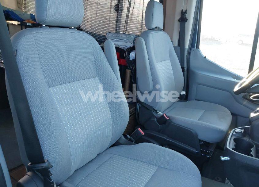 Photo 8 of 2019 Ford Transit-150 XLT (VIN 1FMZK1CG5KKA32137)