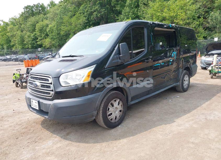 Photo 2 of 2015 Ford Transit-150 XLT (VIN 1FMZK1YM7FKA38364)