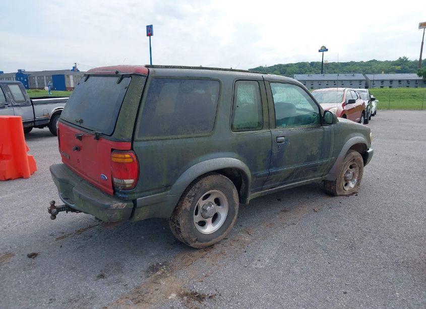 Photo 4 of 1999 Ford Explorer SPORT (VIN 1FMZU24EXXUB99960)