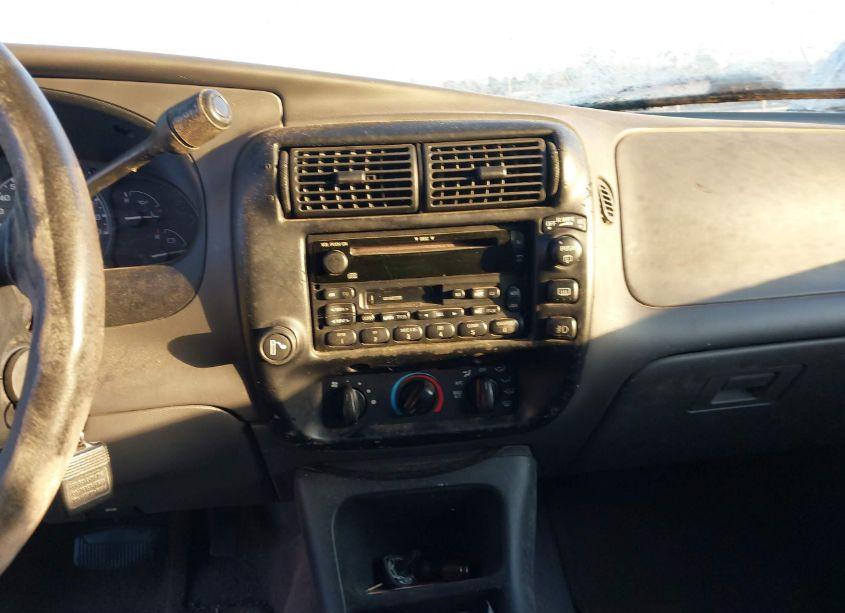 Photo 17 of 1999 Ford Explorer EDDIE BAUER/LIMITED EDITION/XLT (VIN 1FMZU32E9XUB29519)