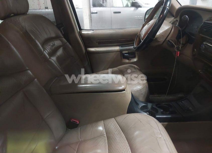 Photo 5 of 1999 Ford Explorer EDDIE BAUER/LIMITED EDITION/XLT (VIN 1FMZU32P3XZA27511)