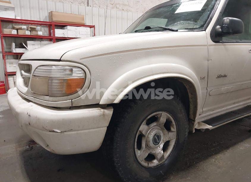 Photo 6 of 1999 Ford Explorer EDDIE BAUER/LIMITED EDITION/XLT (VIN 1FMZU32P3XZA27511)