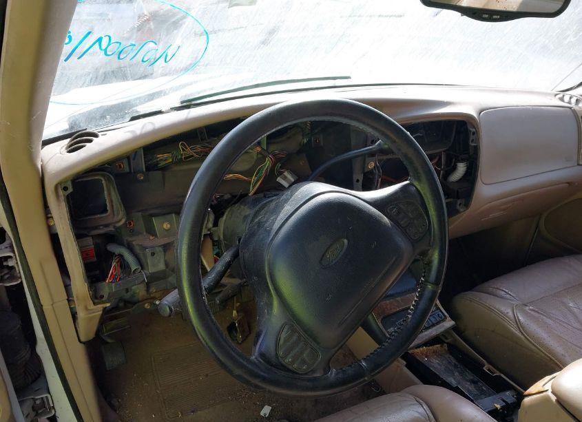 Photo 6 of 1998 Ford Explorer EDDIE BAUER/LIMITED/XLT (VIN 1FMZU32PXWZB71345)