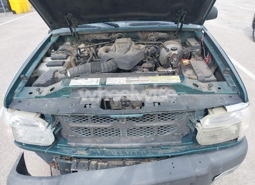 Photo 10 of 1999 Ford Explorer EDDIE BAUER/LIMITED/XLT (VIN 1FMZU34E9XZB92586)