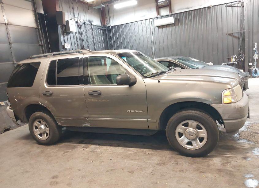 Photo 13 of 2002 Ford Explorer XLS (VIN 1FMZU62E12ZA65103)