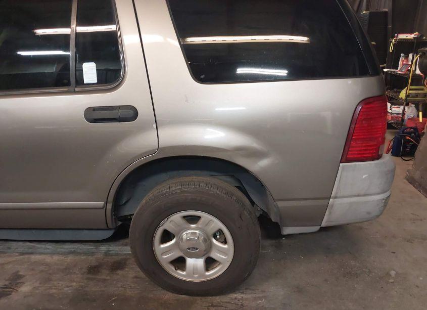 Photo 17 of 2002 Ford Explorer XLS (VIN 1FMZU62E12ZA65103)