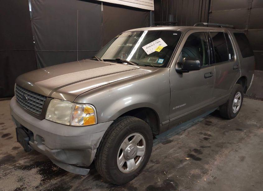 Photo 2 of 2002 Ford Explorer XLS (VIN 1FMZU62E12ZA65103)