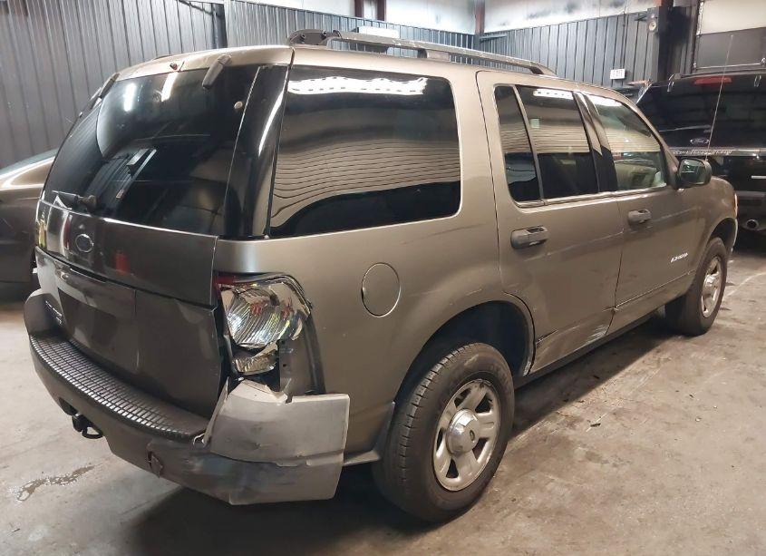Photo 4 of 2002 Ford Explorer XLS (VIN 1FMZU62E12ZA65103)
