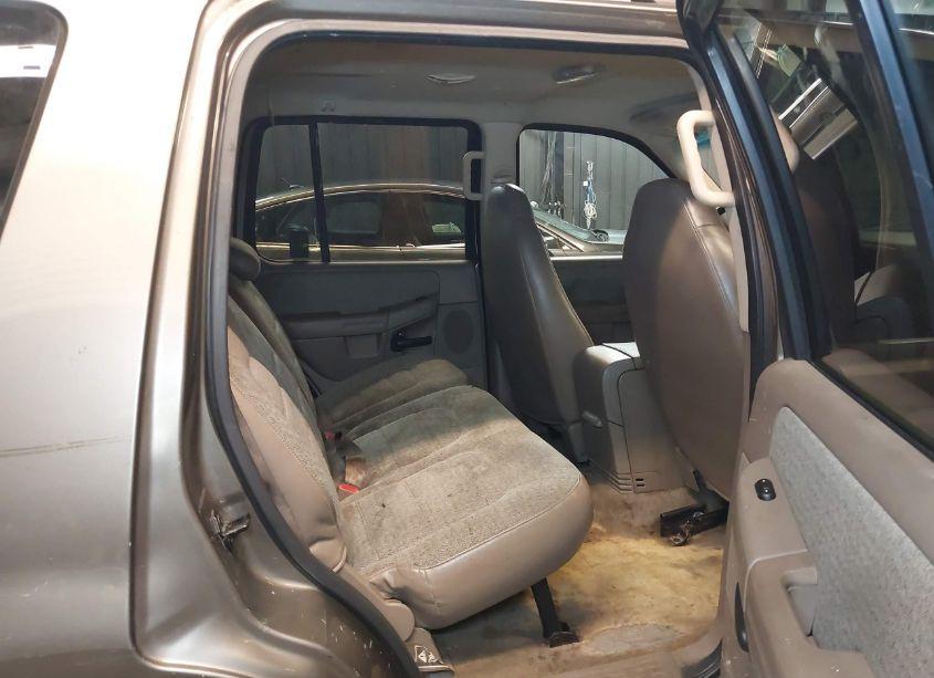 Photo 8 of 2002 Ford Explorer XLS (VIN 1FMZU62E12ZA65103)