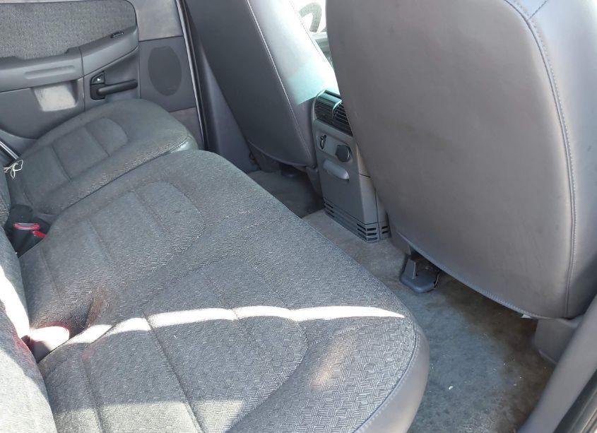 Photo 8 of 2002 Ford Explorer XLS (VIN 1FMZU62E22UC65016)